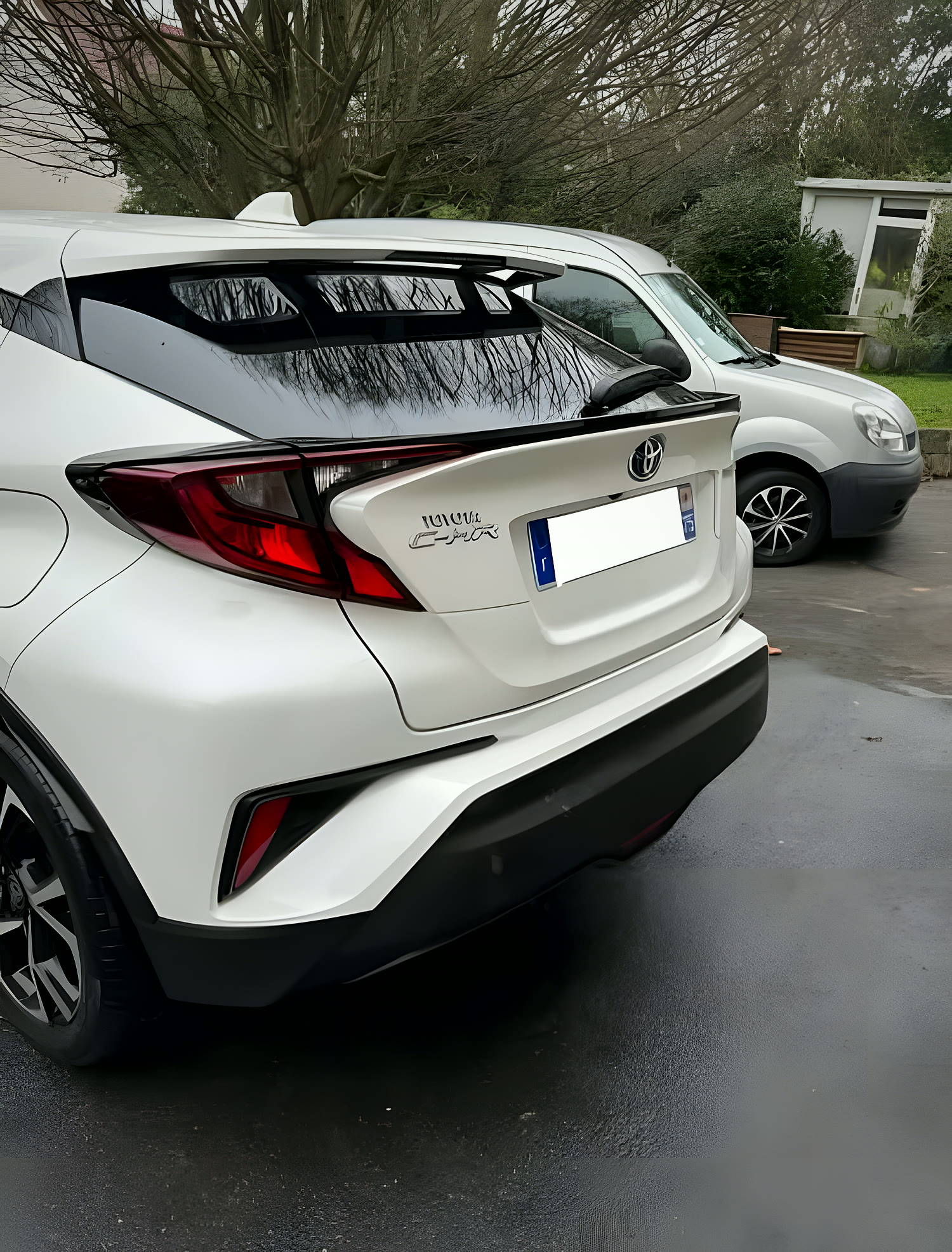 Toyota C-HR — arrière